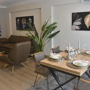 Apartment Sea View, Your In The Center Of Alsancak 